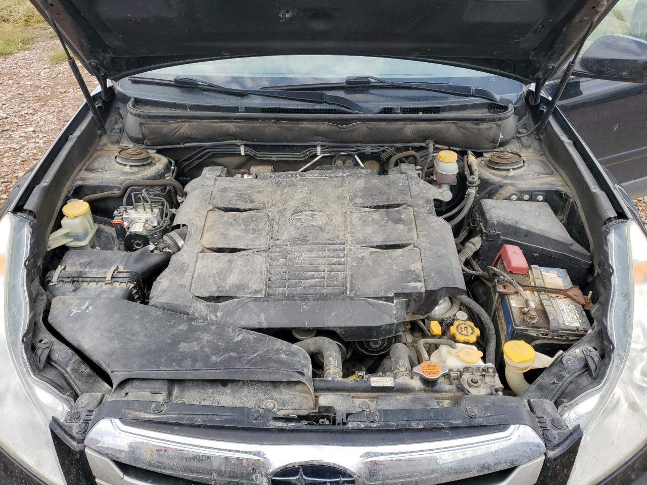 2011 Subaru Outback - Image 11