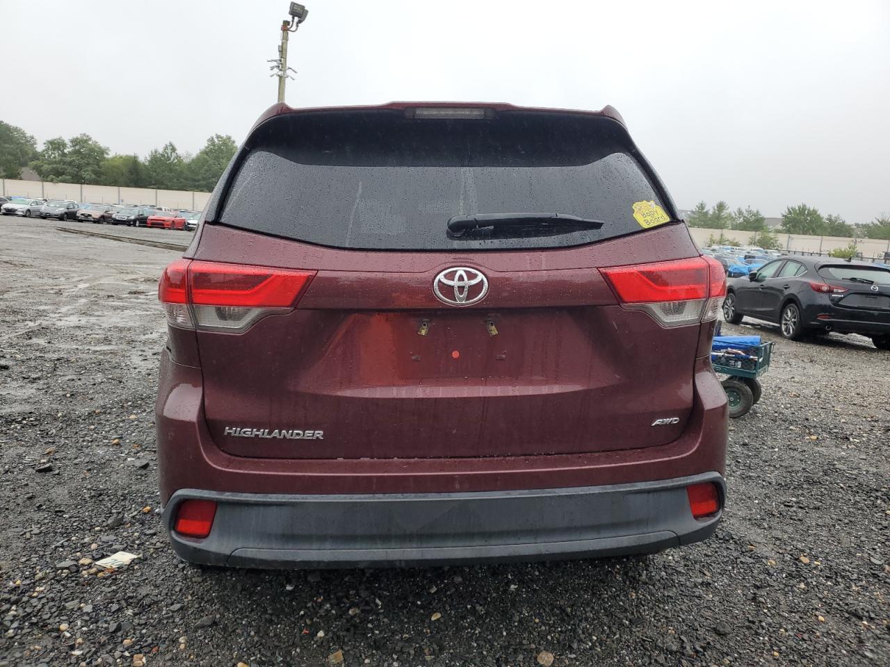 2018 Toyota Highlander - Image 6