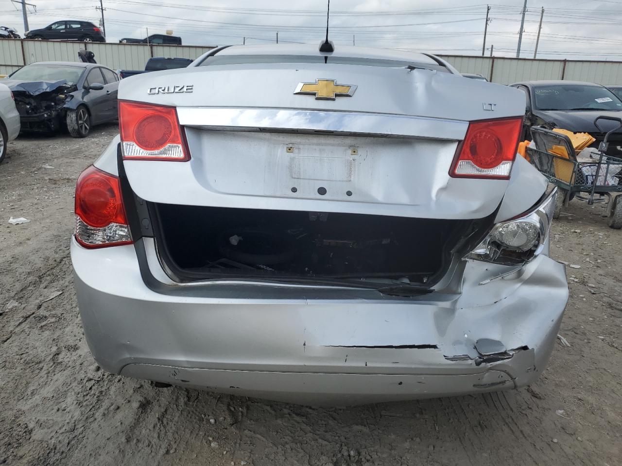 VIN 1G1PC5SB4F7261500 2015 CHEVROLET CRUZE no.6