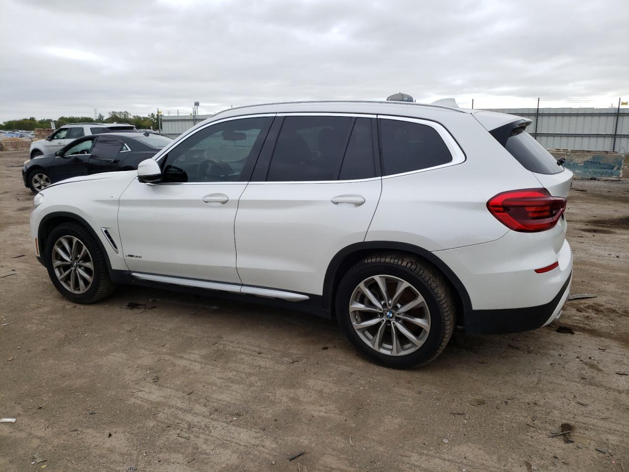 VIN 5UXTR9C5XJLC69543 2018 BMW X3 no.2