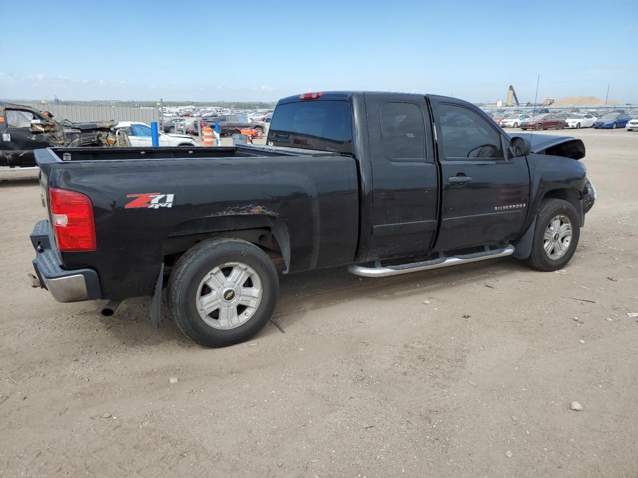 2008 Chevrolet Silverado - Image 3