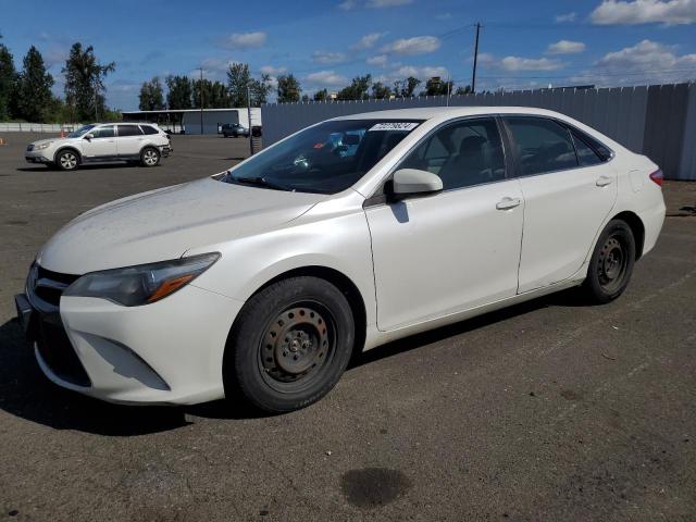 2015 Toyota Camry Le de vânzare în Portland, OR - Side