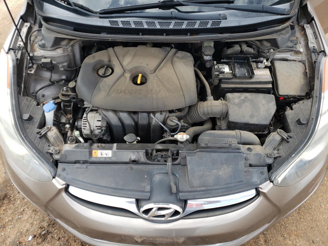 2013 Hyundai Elantra - Image 12