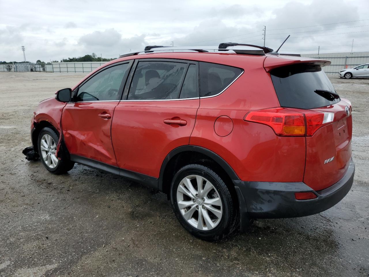 JTMDFREV4FJ013829 2015 TOYOTA RAV 4 - Image 2