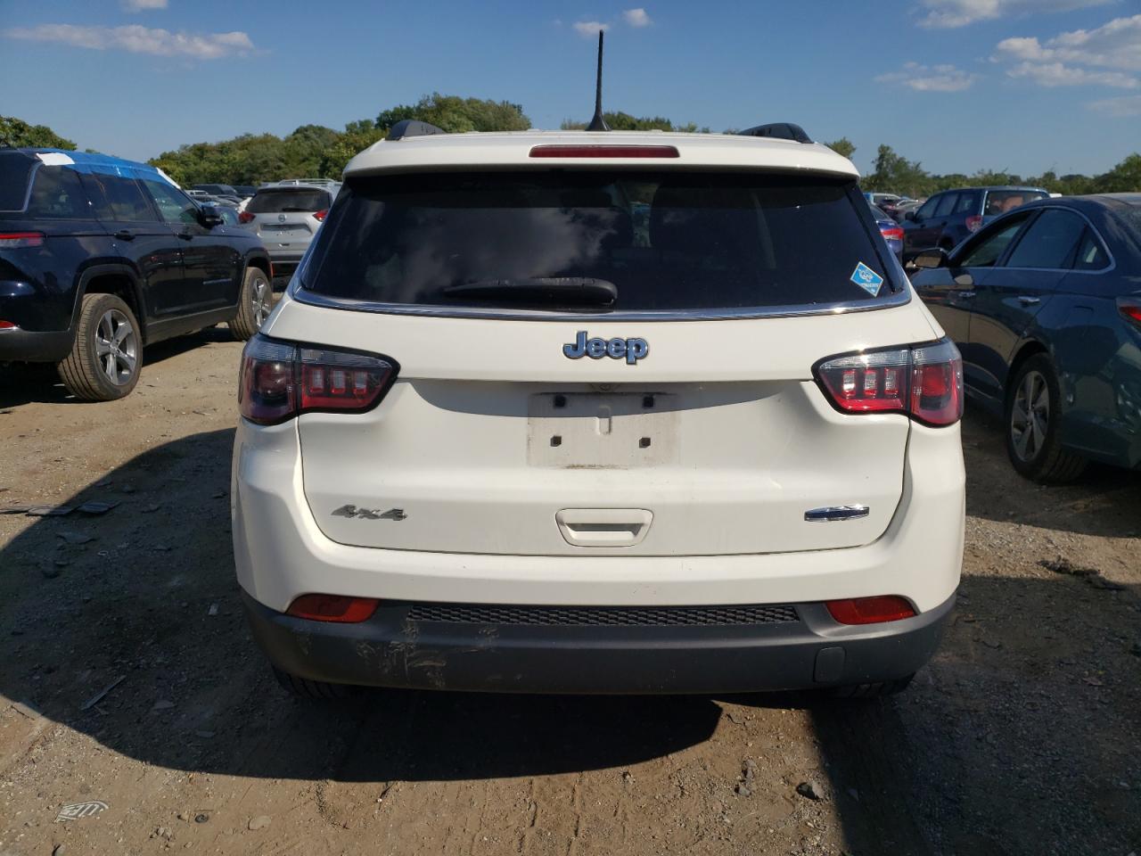 3C4NJDBB7JT262224 2018 Jeep Compass Latitude