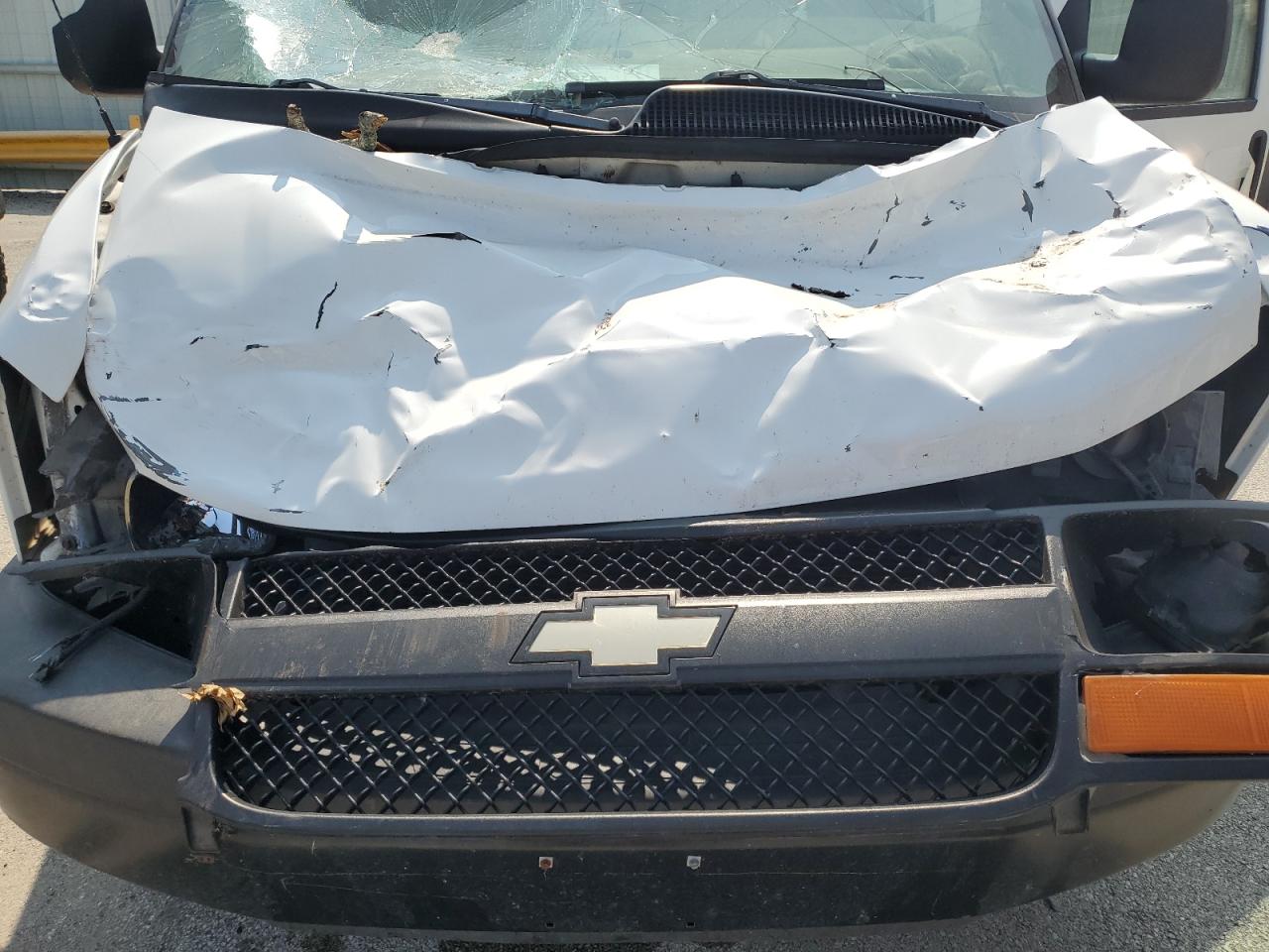 2009 Chevrolet Express - Image 13
