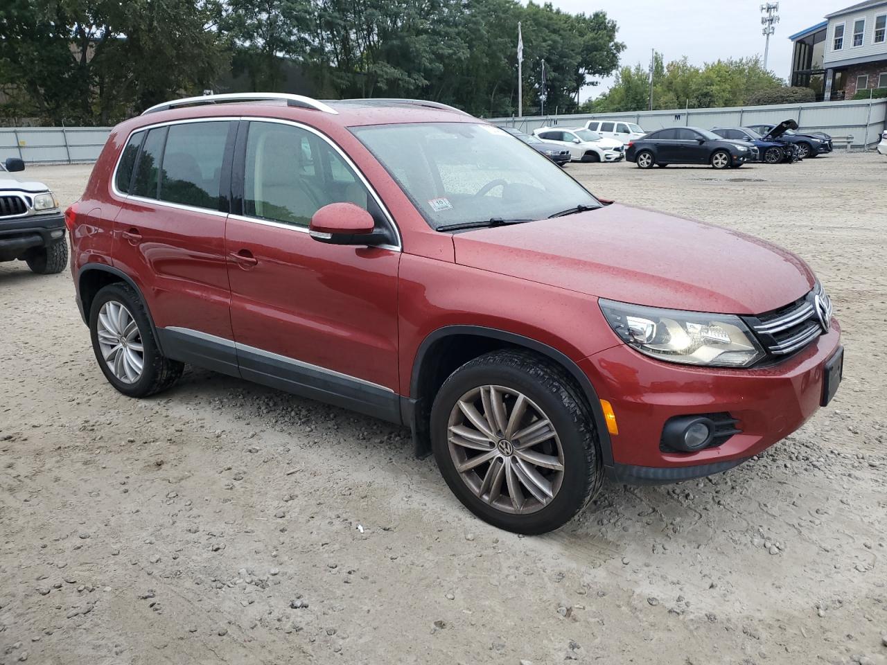 VIN WVGAV7AX6GW058692 2016 VOLKSWAGEN TIGUAN no.4