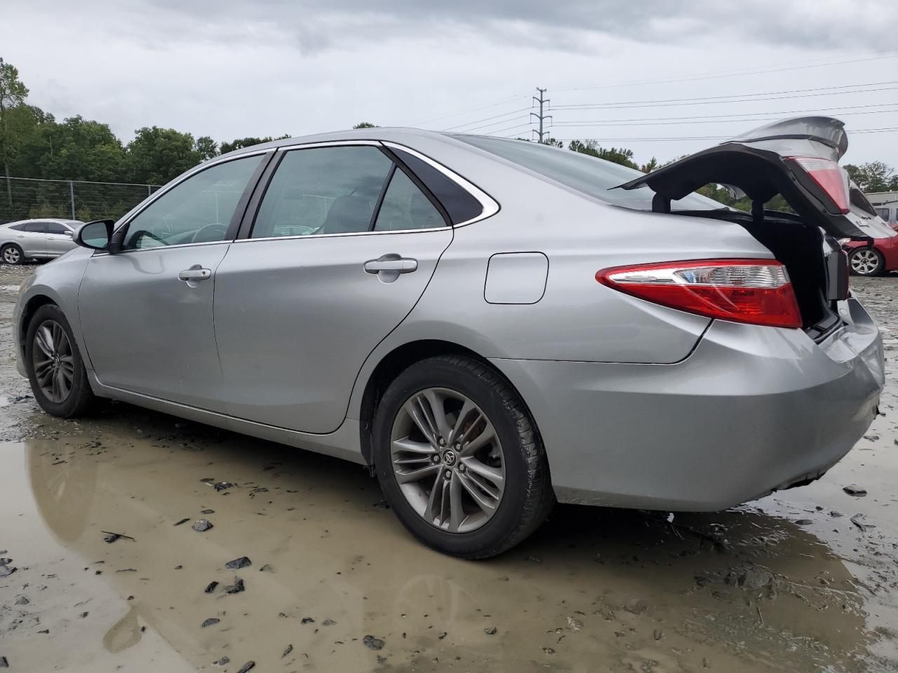 4T1BF1FK3FU020598 2015 TOYOTA CAMRY - Image 2