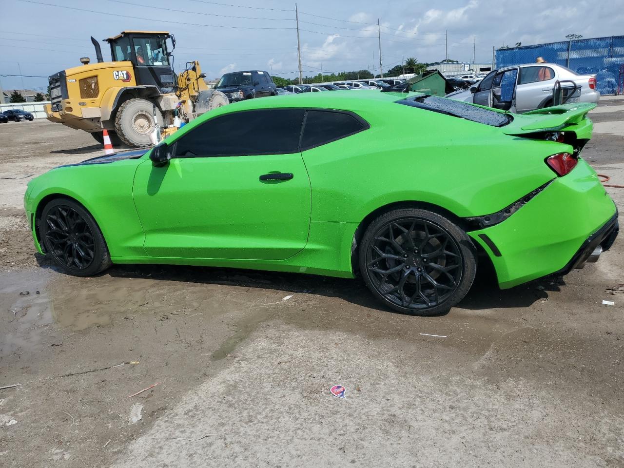 1G1FE1R78J0106613 2018 CHEVROLET CAMARO - Image 2