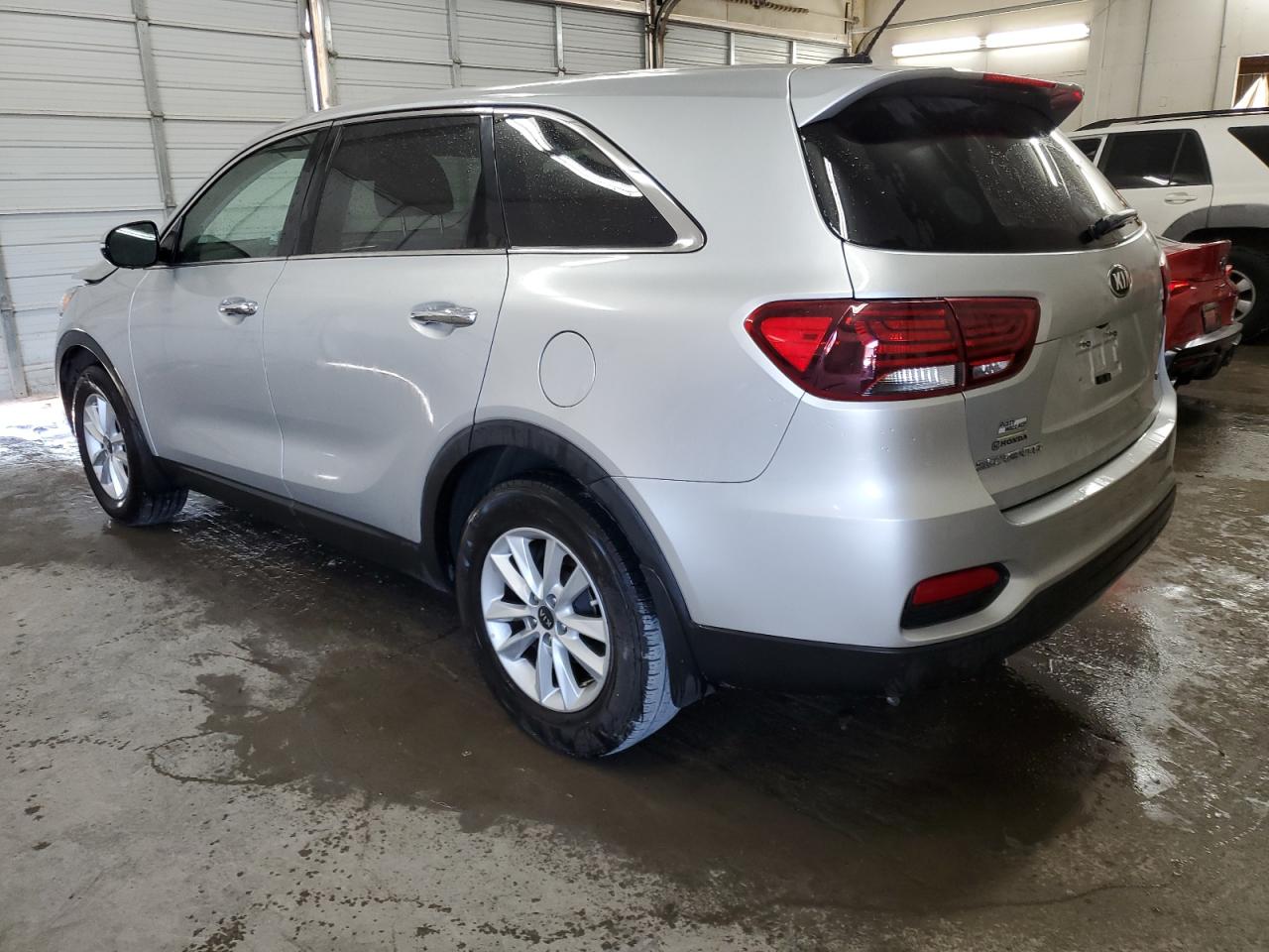 5XYPG4A35KG594284 2019 KIA SORENTO - Image 2