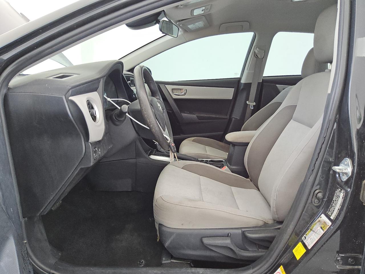 2017 Toyota Corolla L VIN: 2T1BURHE8HC815615 Lot: 70221644