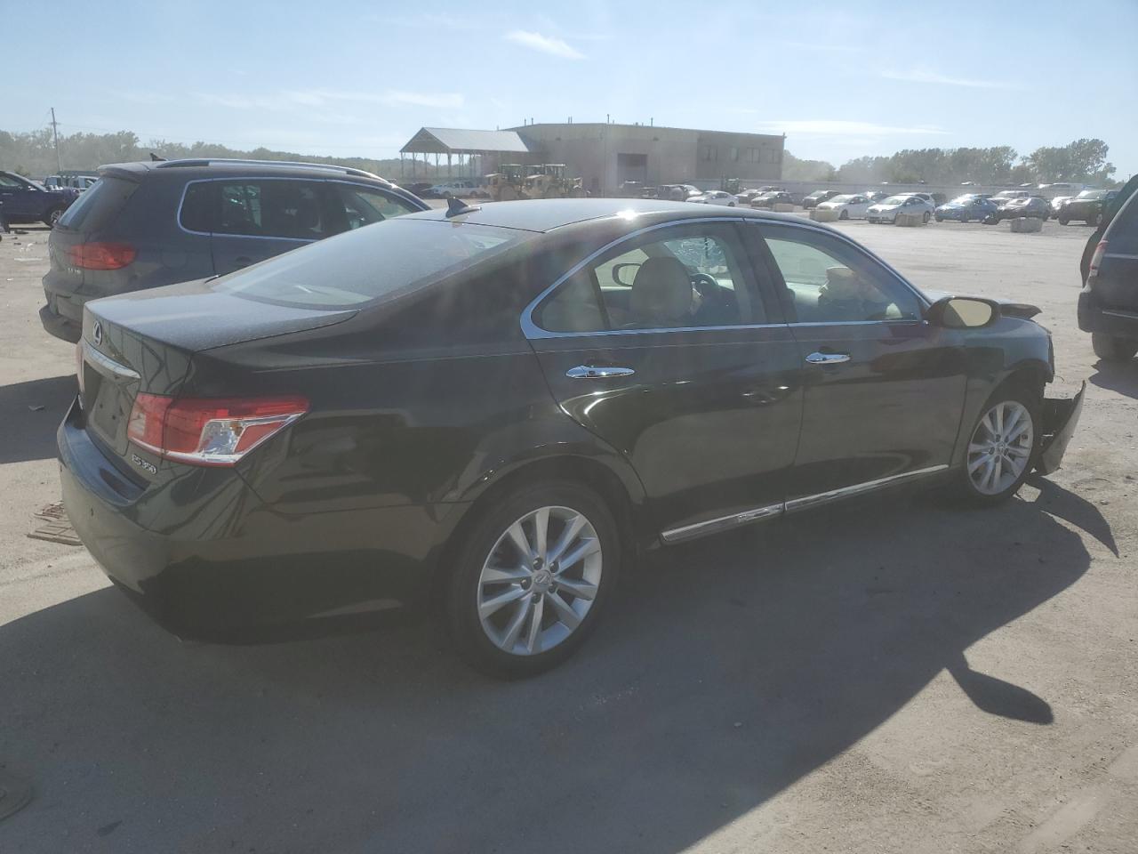 2010 Lexus ES - Image 3