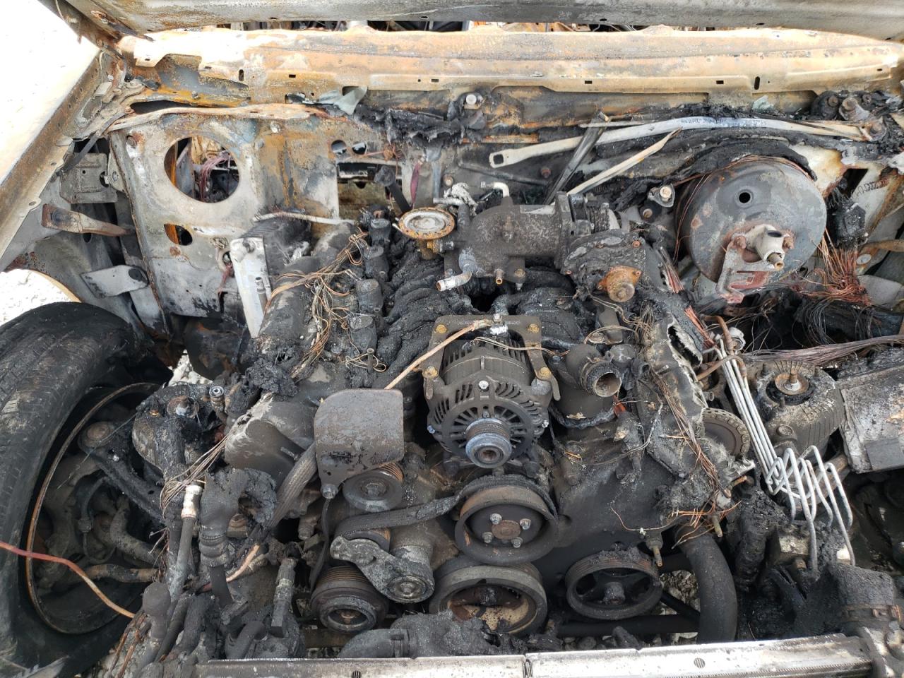 2011 Ford Crown Victoria - Image 11