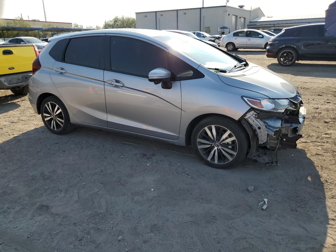 VIN 3HGGK5H88KM743202 2019 HONDA FIT no.4