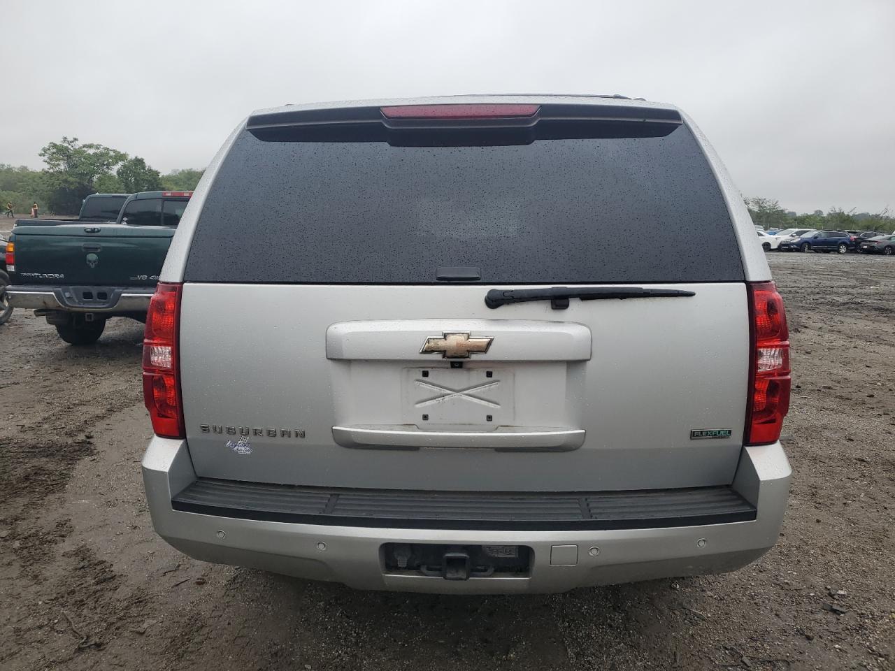 2010 Chevrolet Suburban K1500 Lt VIN: 1GNUKJE38AR145621 Lot: 73490304