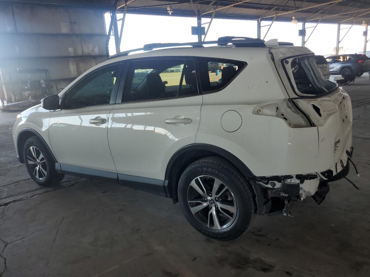 VIN JTMRFREV4HJ171807 2017 TOYOTA RAV4 no.2