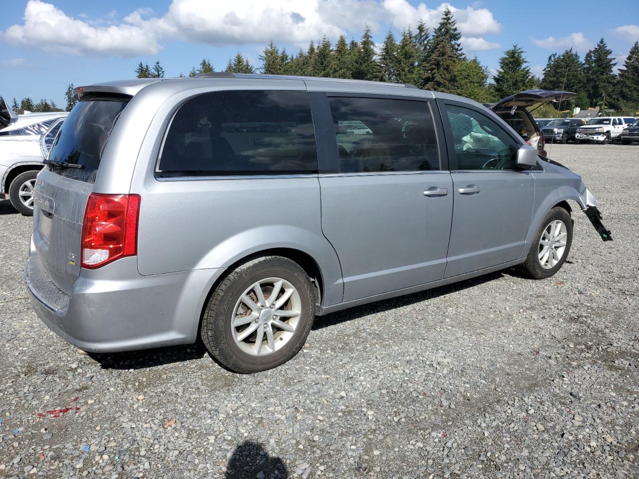 2019 Dodge Caravan - Image 3