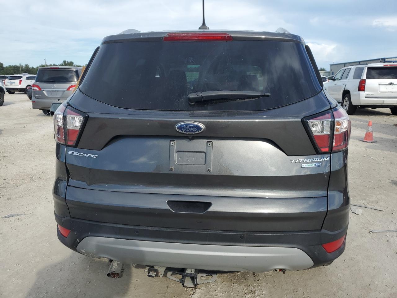 1FMCU9J94JUA66754 2018 Ford Escape Titanium