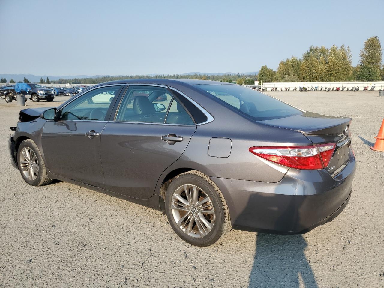 4T1BF1FK1FU951892 2015 TOYOTA CAMRY - Image 2