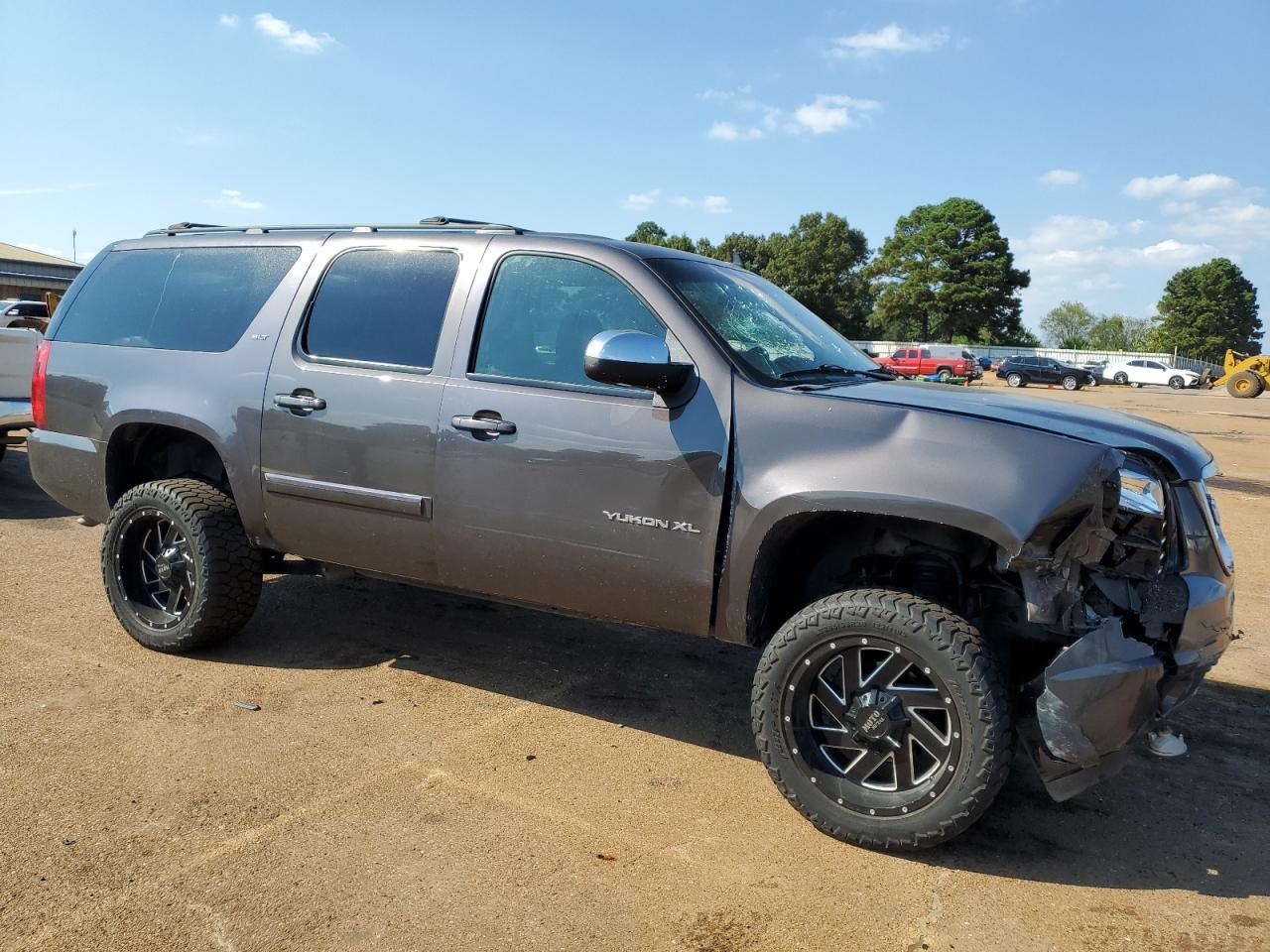2010 GMC Yukon - Image 4