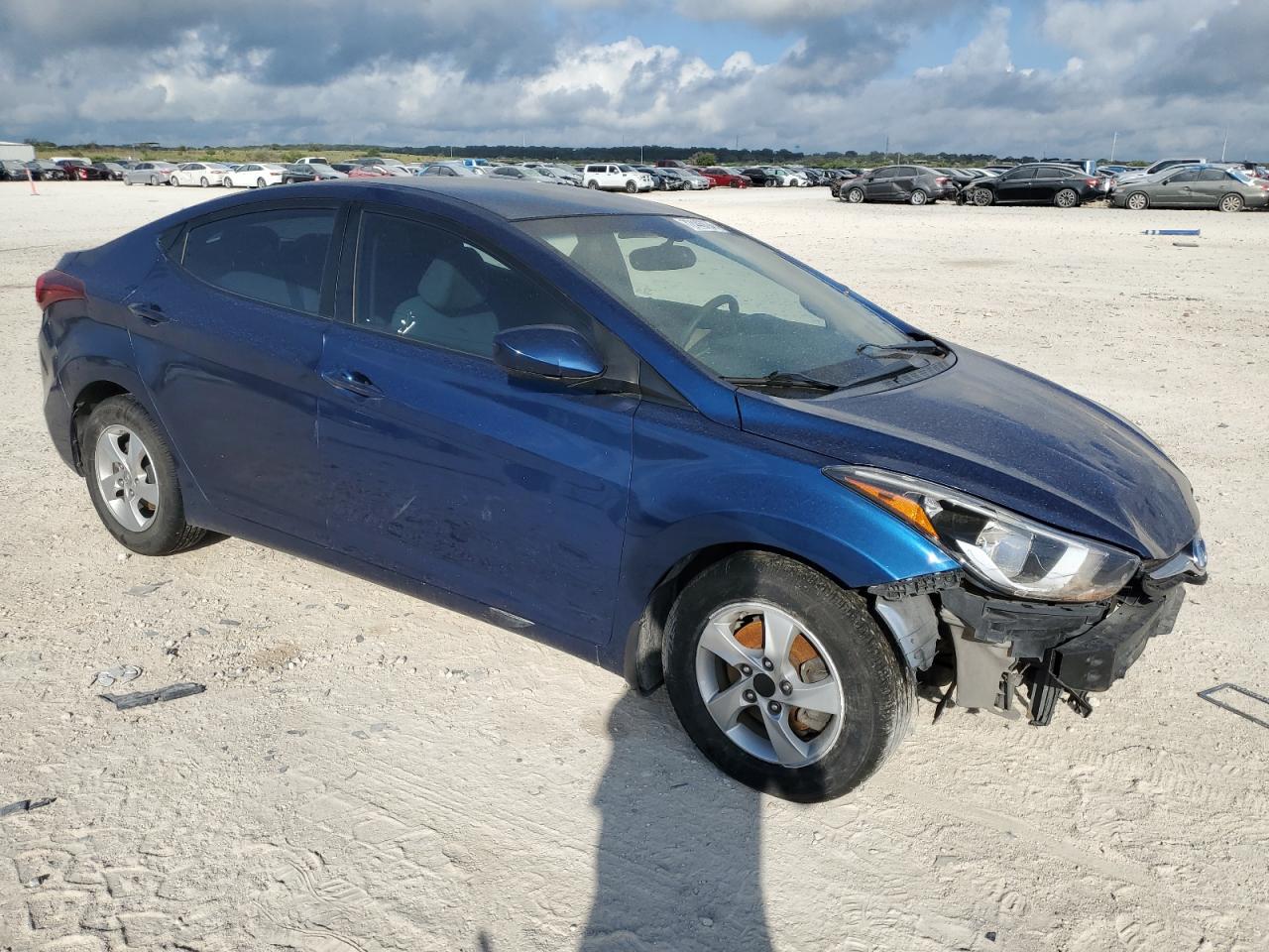 VIN 5NPDH4AE1GH768417 2016 HYUNDAI ELANTRA no.4