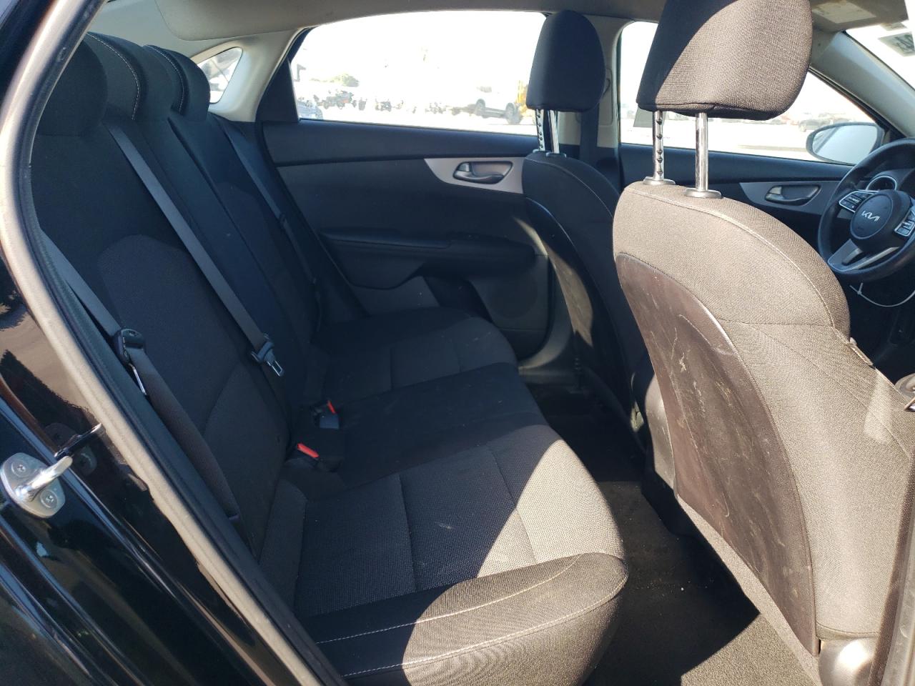 2022 Kia Forte - Image 11