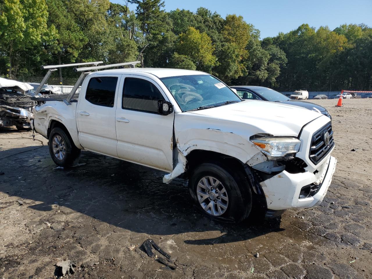2018 Toyota Tacoma - Image 4