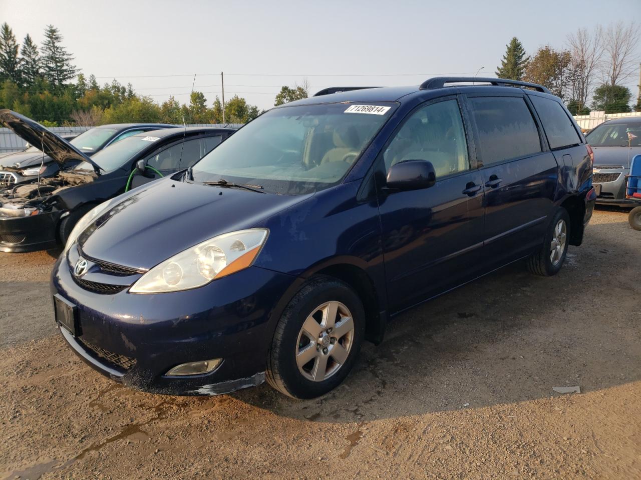 2006 Toyota Sienna - Image 1