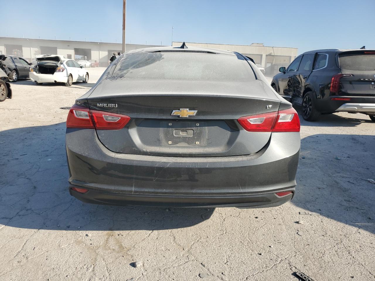 1G1ZD5STXJF255634 2018 Chevrolet Malibu Lt