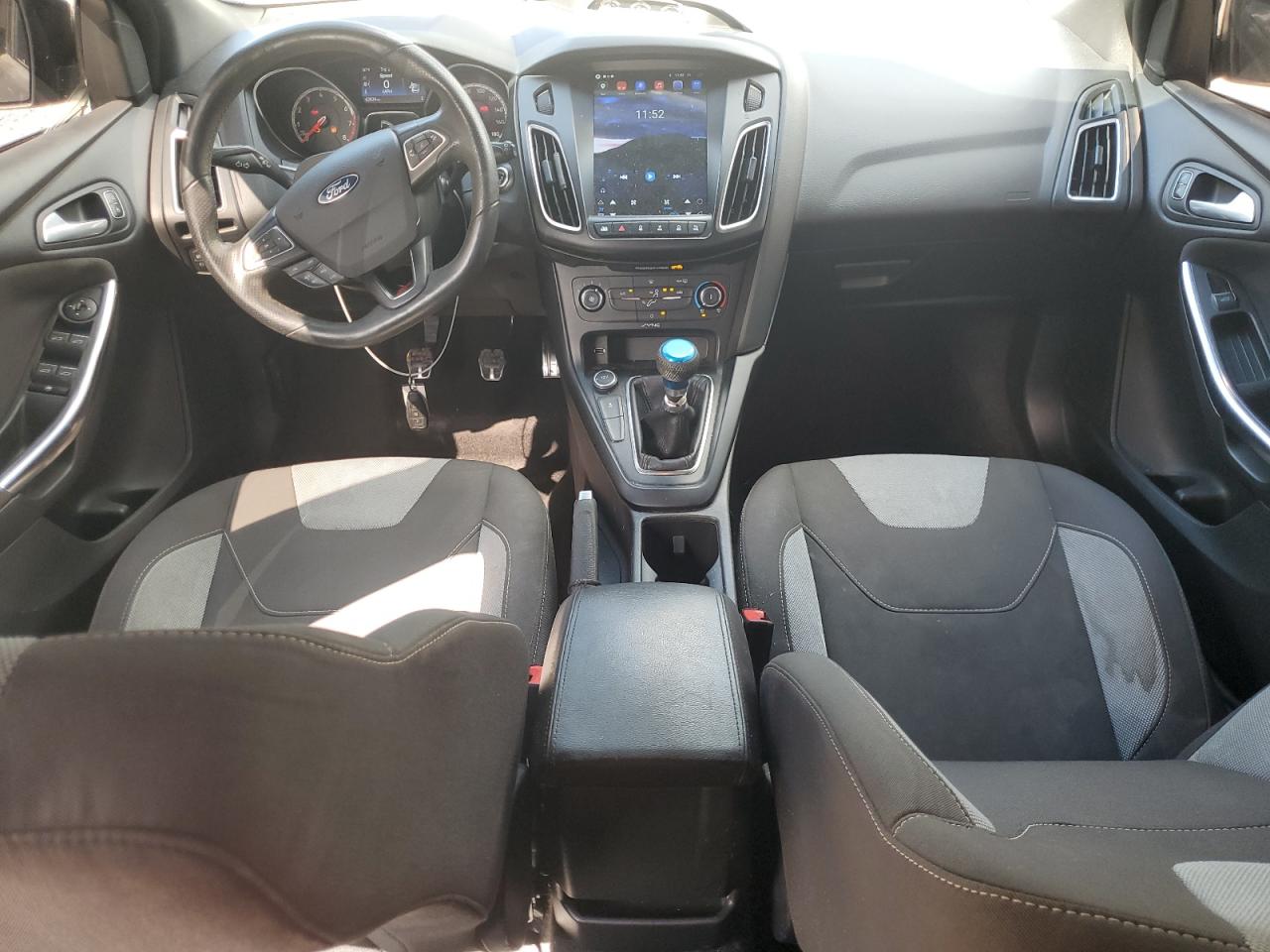 1FADP3L95JL231085 2018 Ford Focus St