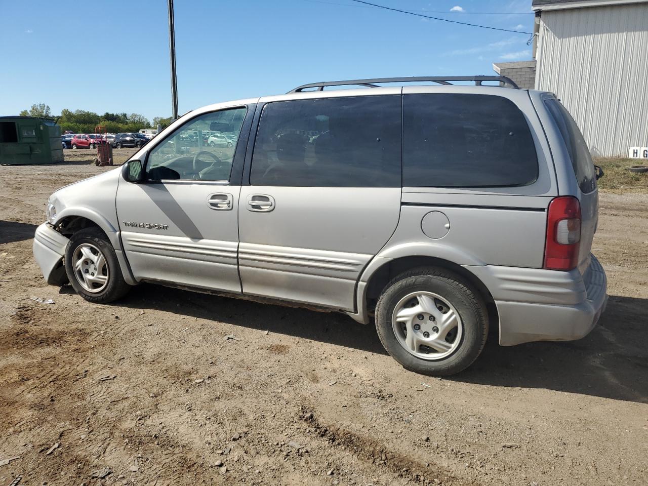 1999 Pontiac Montana - Image 2