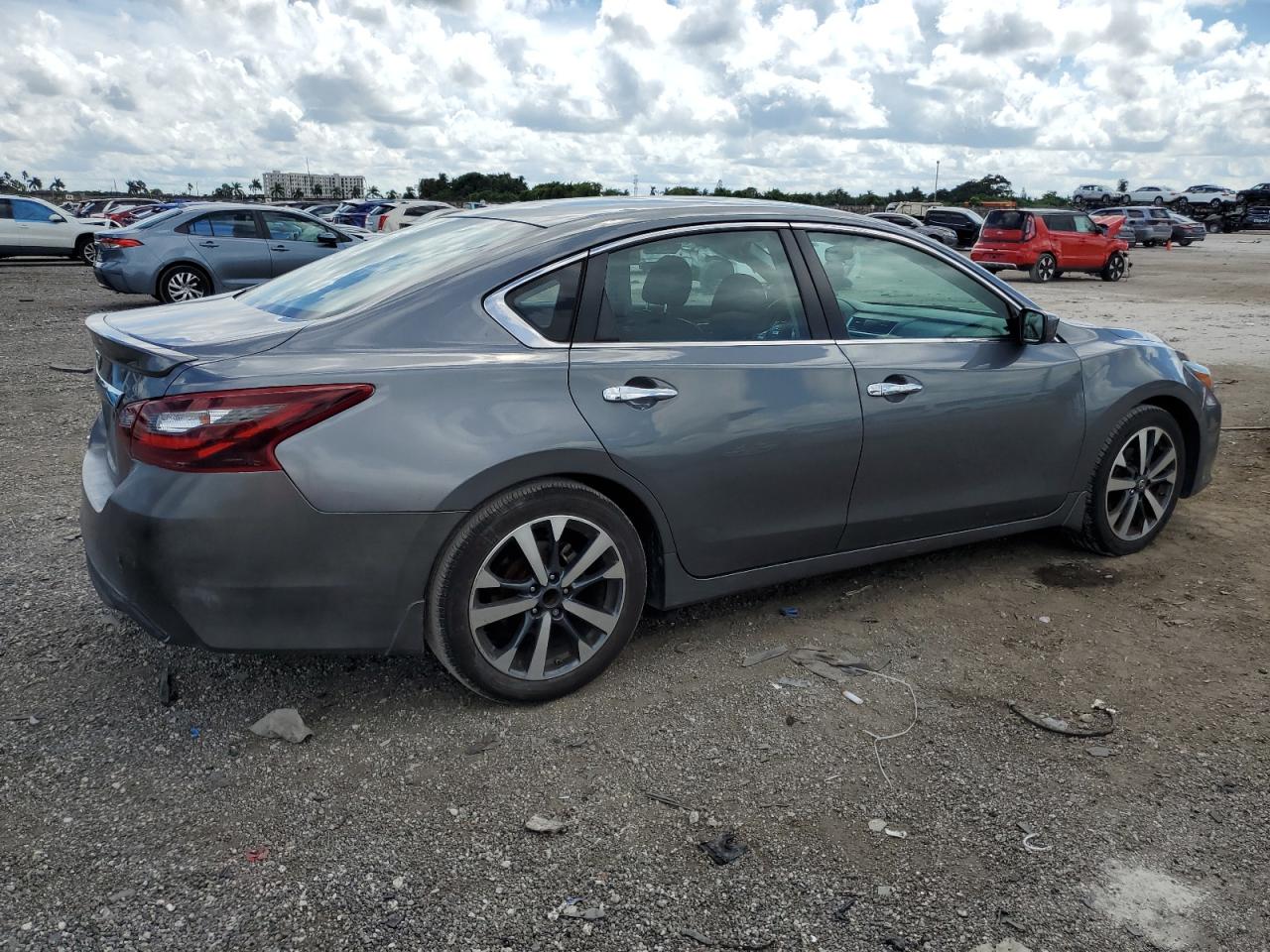 2017 Nissan Altima - Image 3