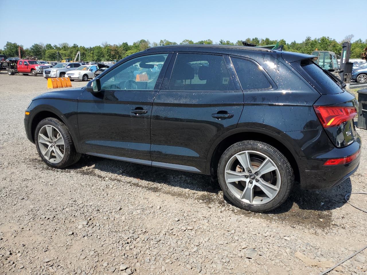 WA1BNAFY3K2039325 2019 AUDI Q5 - Image 2