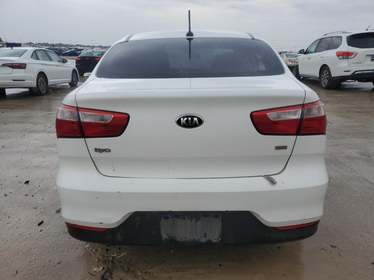 KNADM4A37H6025022 2017 Kia Rio Lx