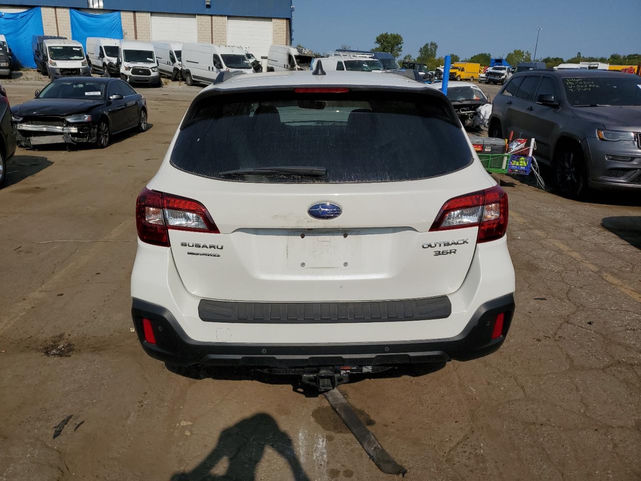 4S4BSETC2J3270638 2018 Subaru Outback Touring