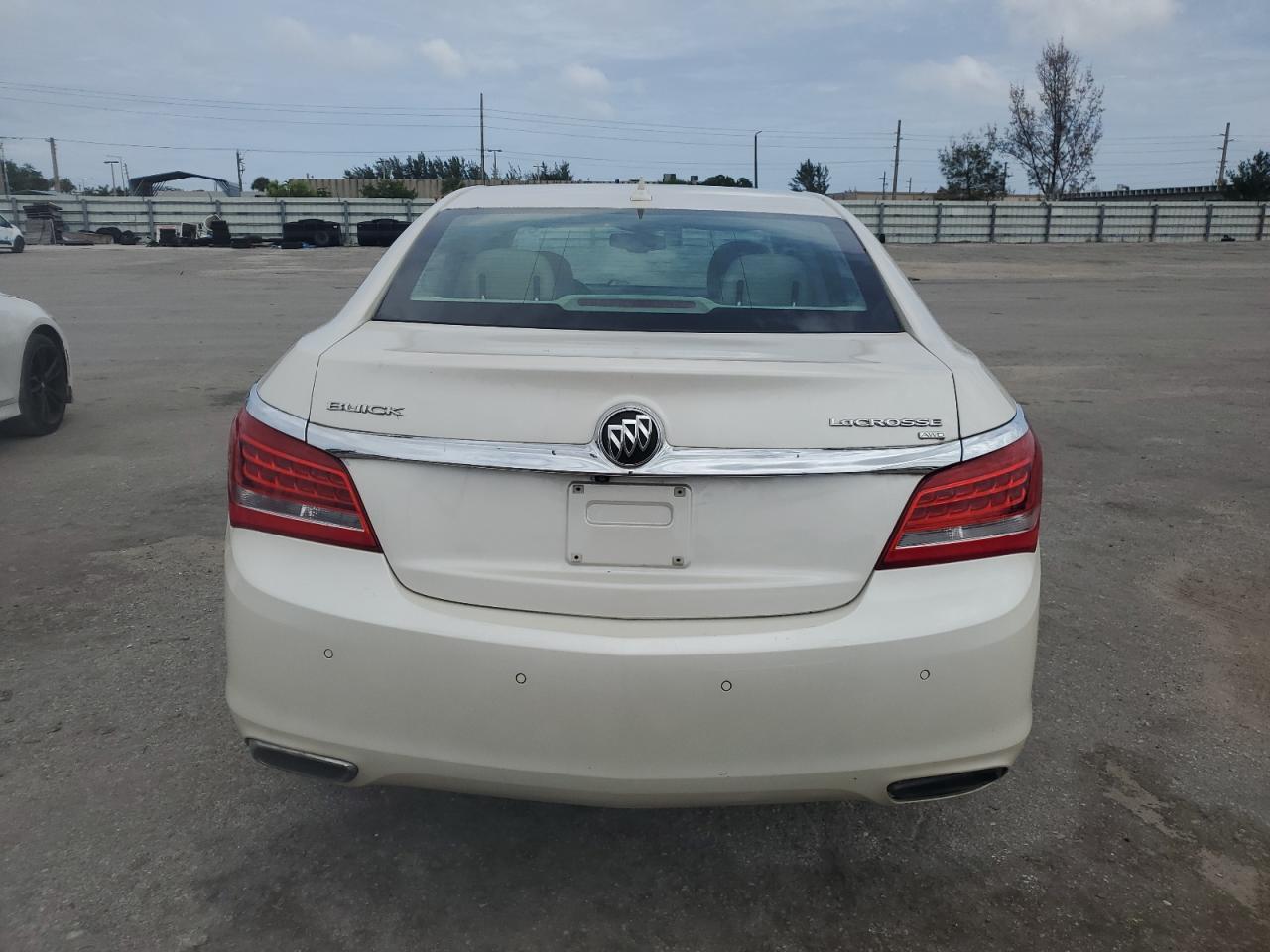 1G4GC5G3XEF148045 2014 Buick Lacrosse