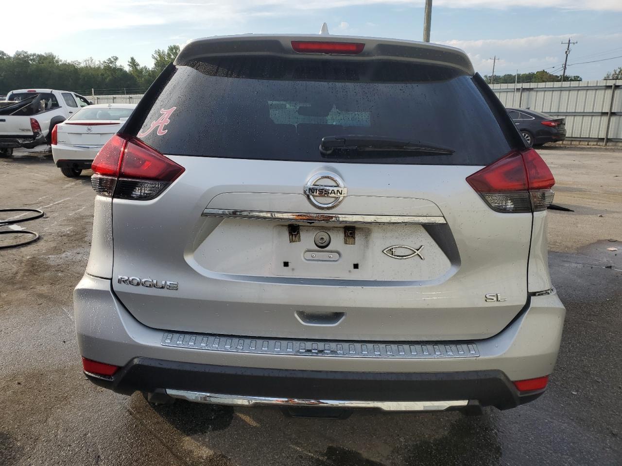 2018 Nissan Rogue - Image 6