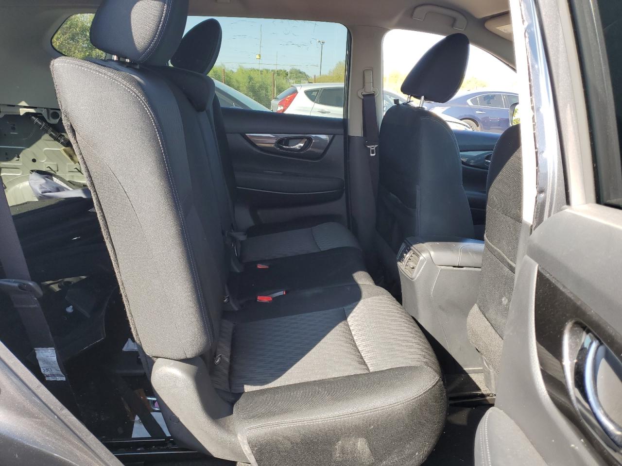 2017 Nissan Rogue - Image 11