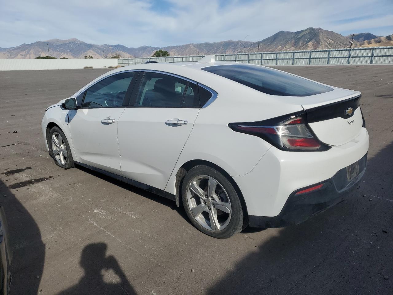 1G1RA6S50JU115071 2018 Chevrolet Volt Lt