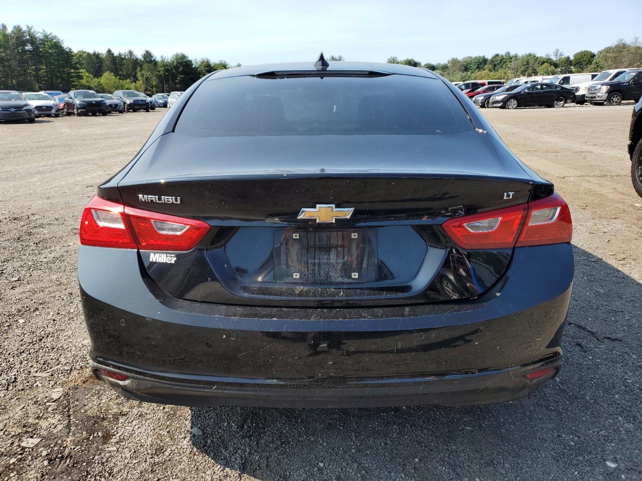 1G1ZD5ST2JF274825 2018 Chevrolet Malibu Lt