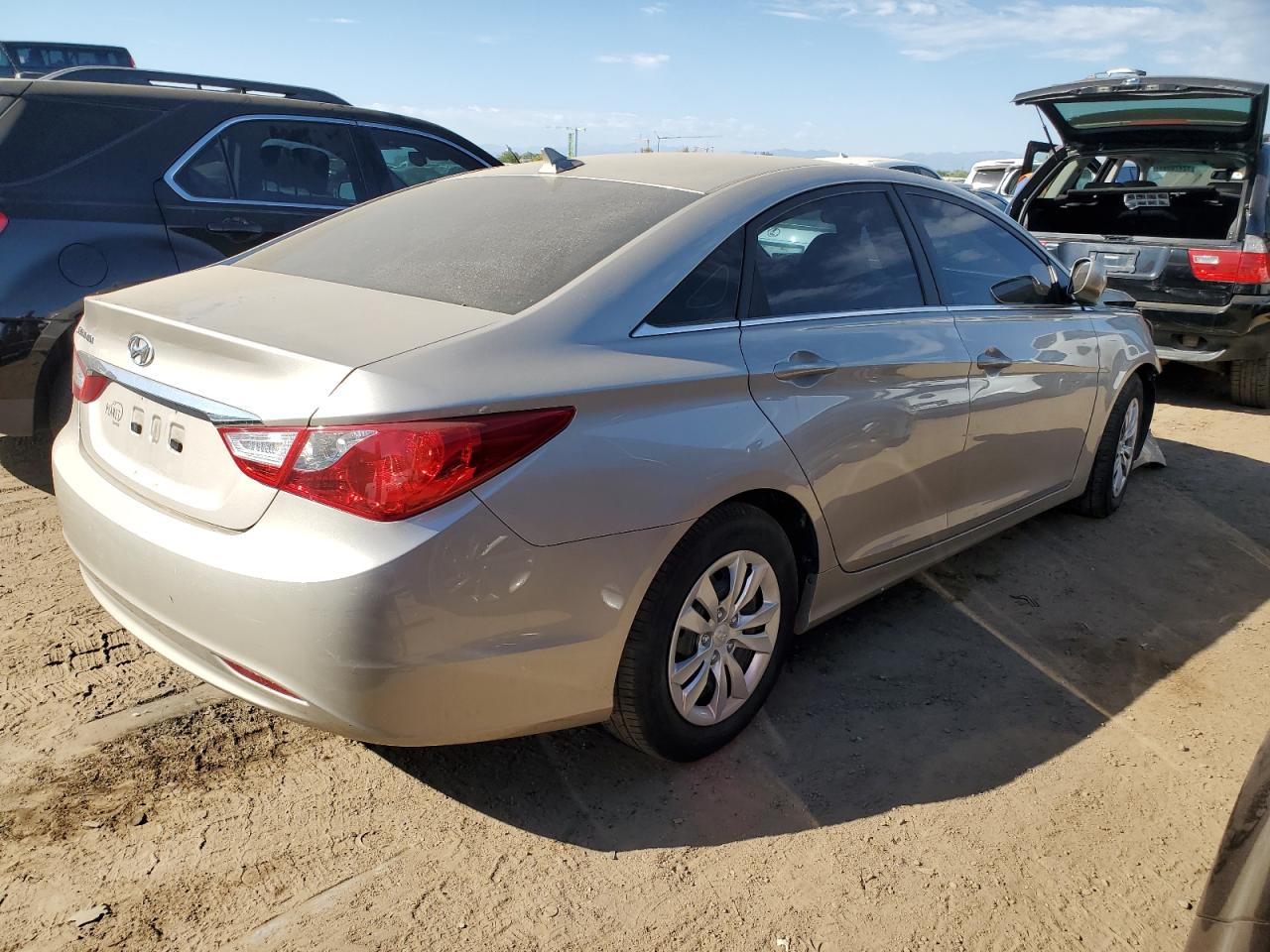 2011 Hyundai Sonata - Image 3