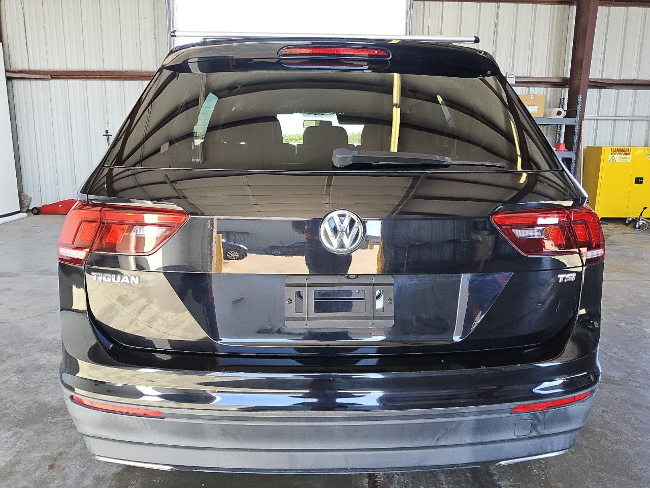 2018 Volkswagen Tiguan S VIN: 3VV1B7AX7JM047609 Lot: 72732204