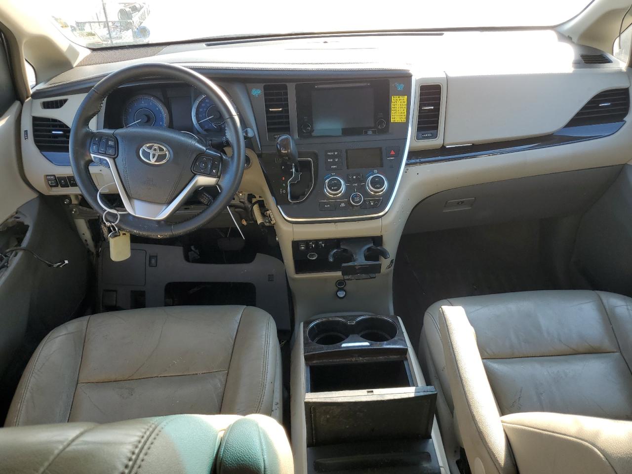 2015 Toyota Sienna - Image 8