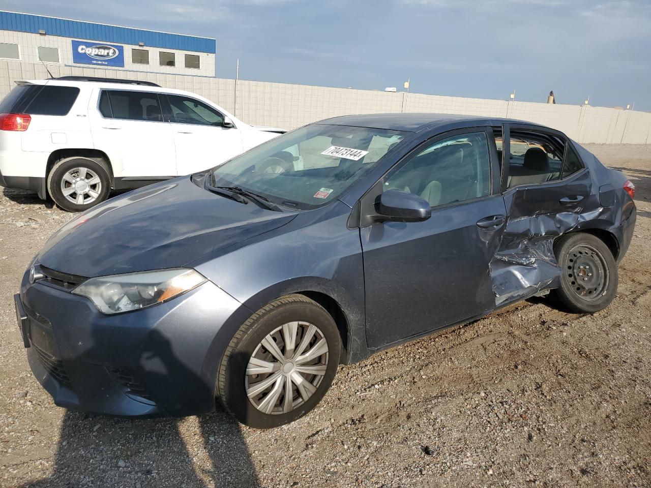 VIN 5YFBURHE3FP307694 2015 TOYOTA COROLLA no.1