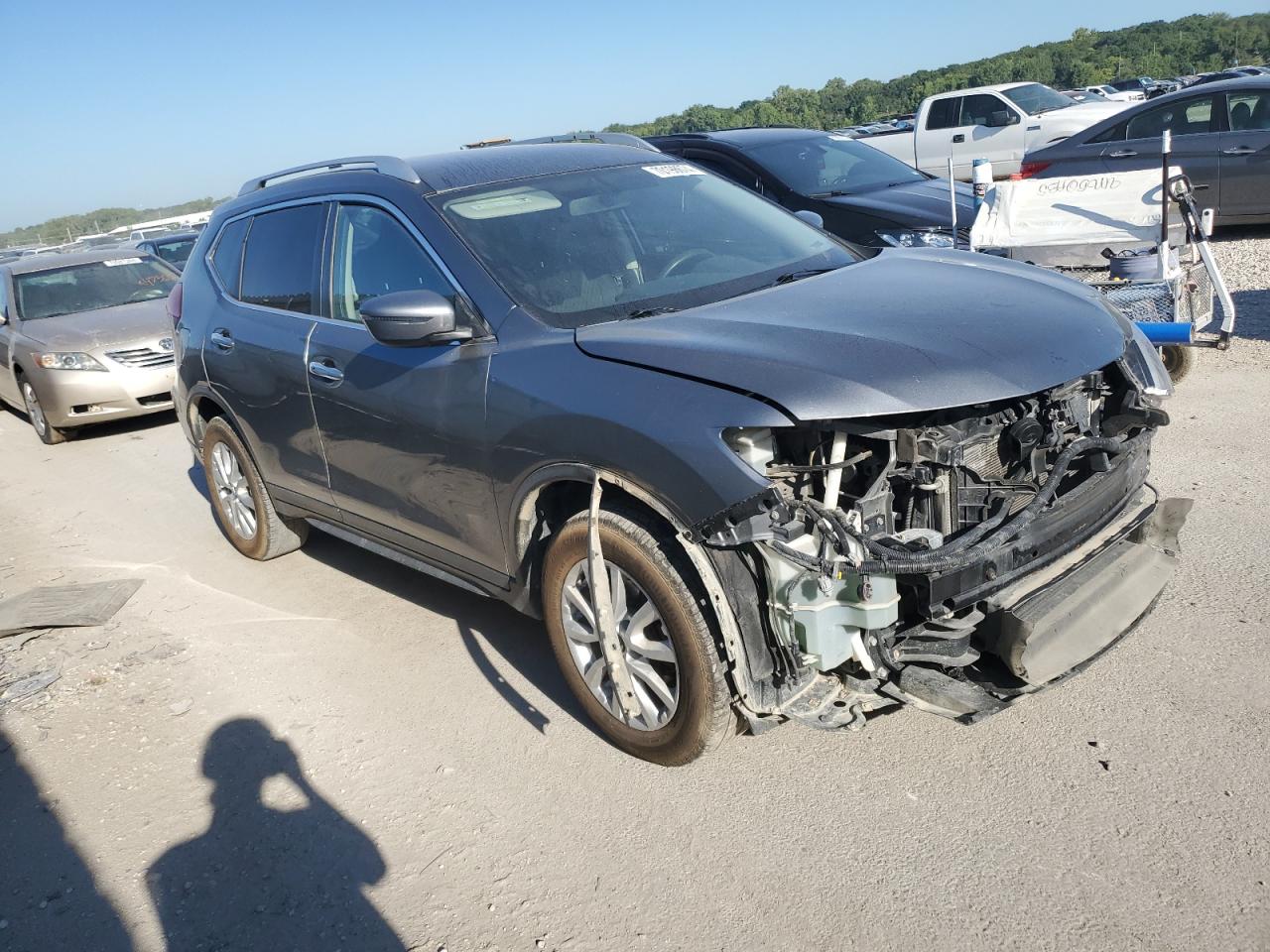 2018 Nissan Rogue S VIN: KNMAT2MV5JP532690 Lot: 70198674