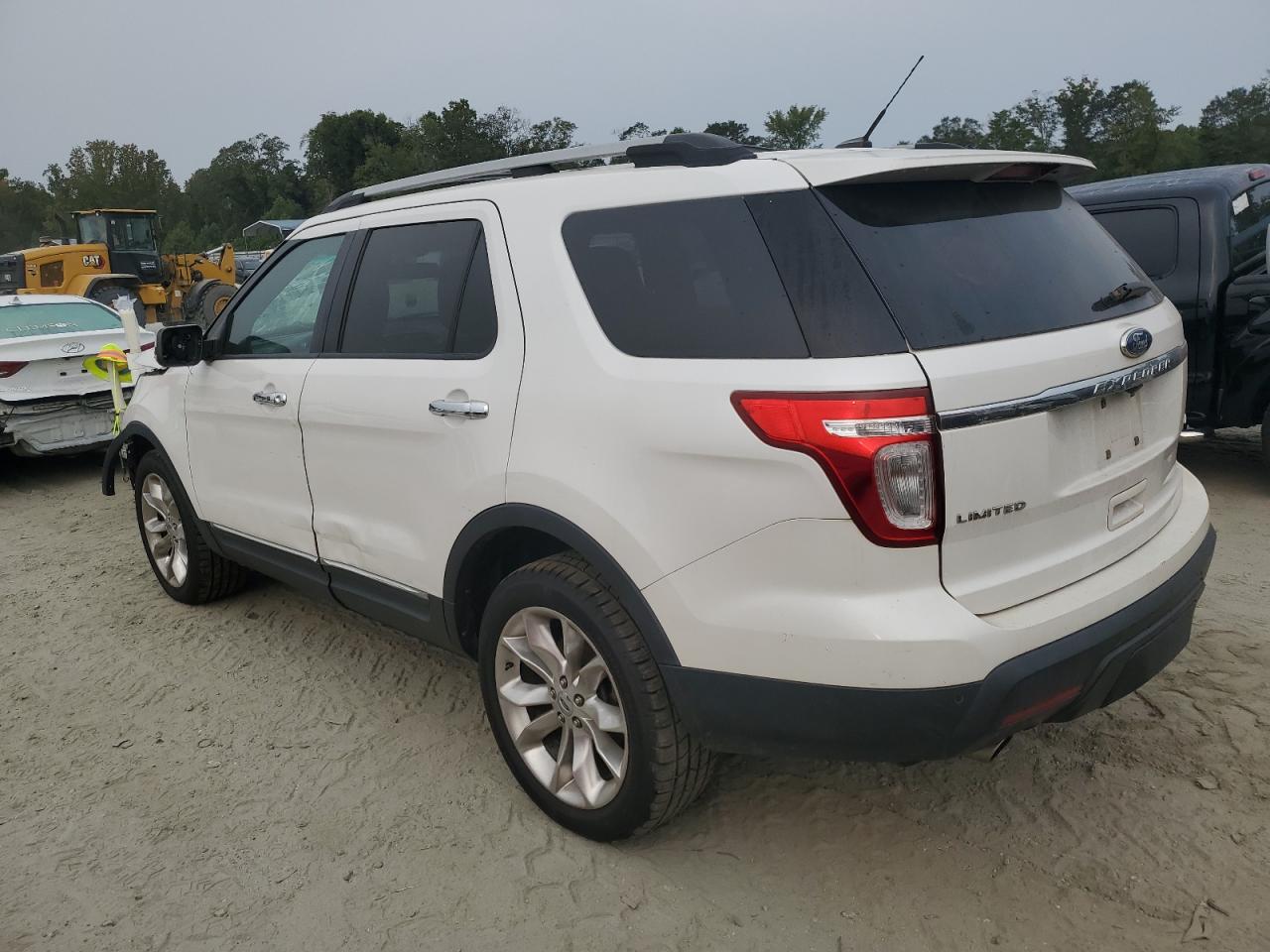 2011 Ford Explorer - Image 2
