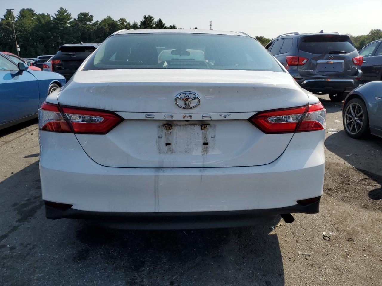 4T1B11HK0JU088183 2018 Toyota Camry L