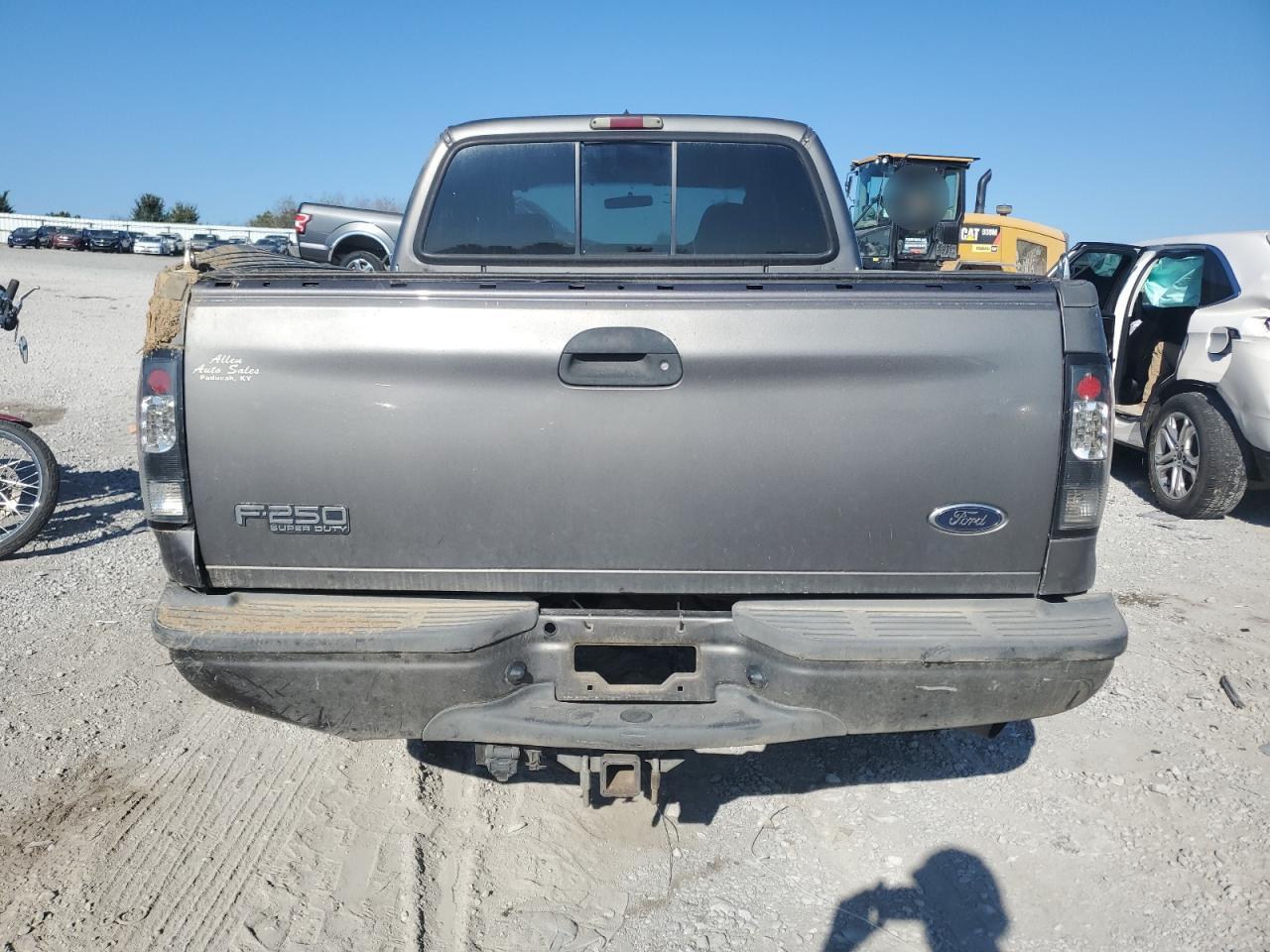 2003 Ford F250 - Image 6