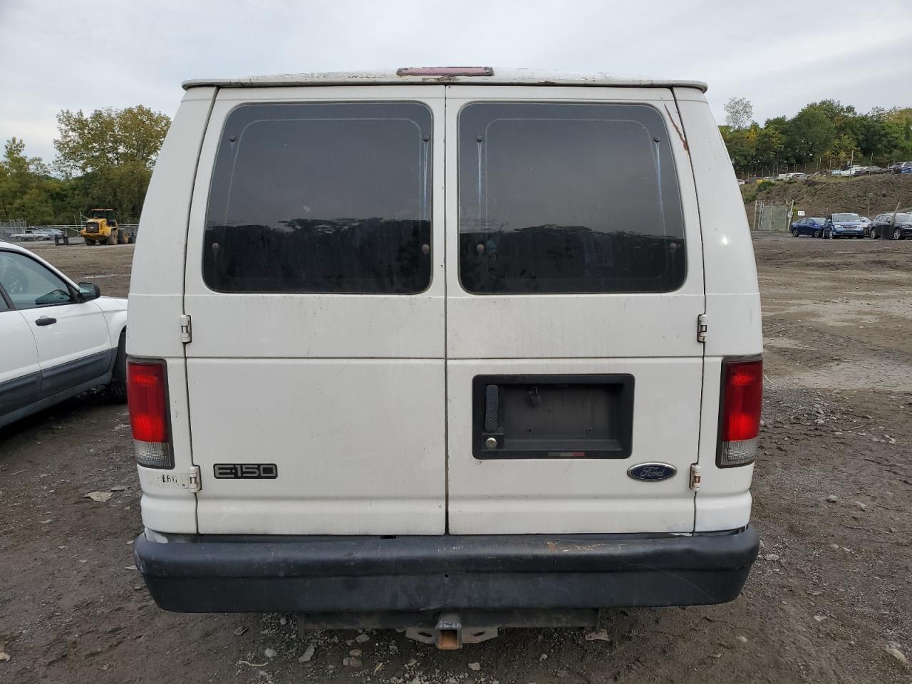 2000 Ford Econoline E150 Van VIN: 1FTRE1429YHB71076 Lot: 73189234