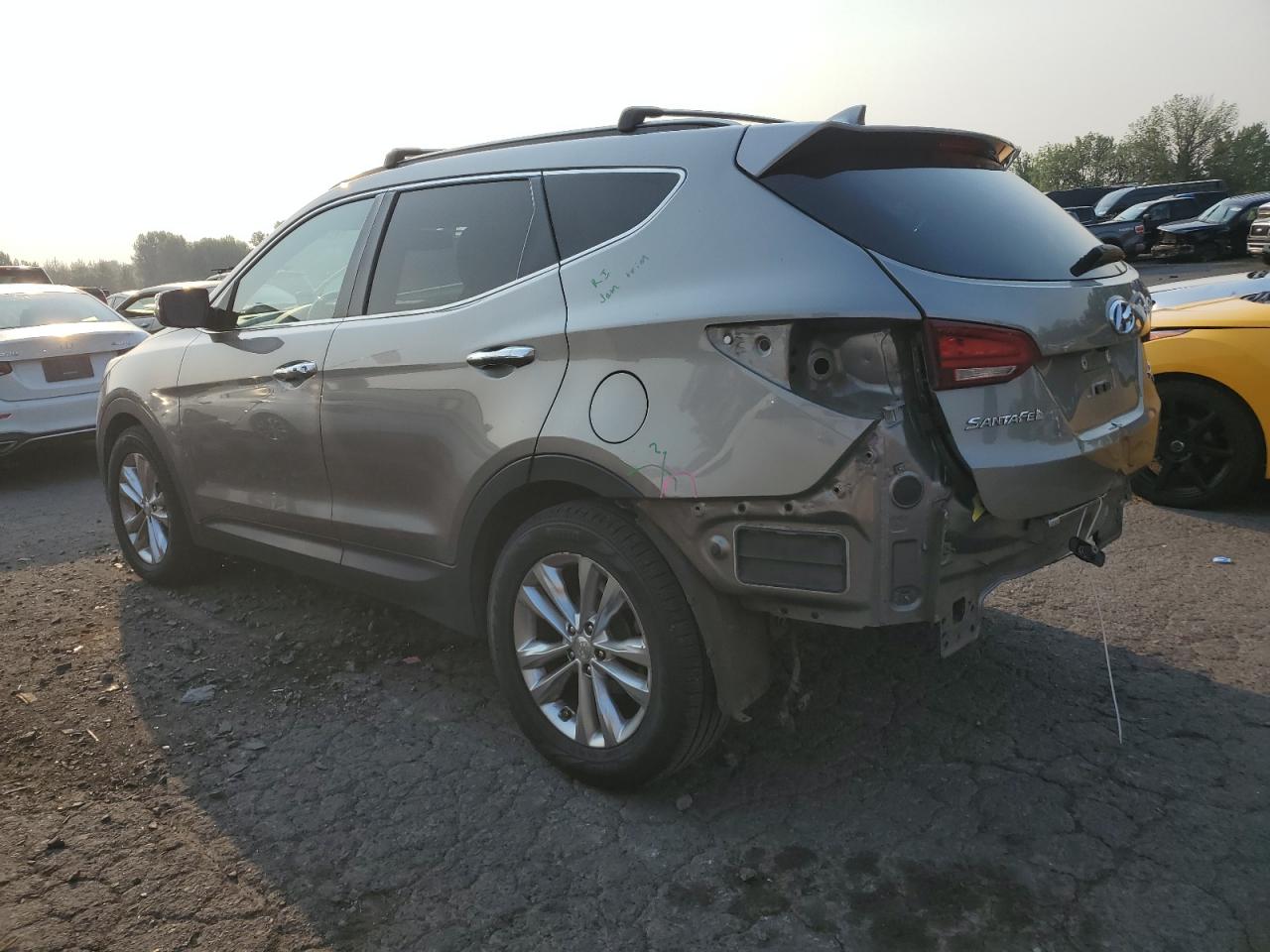 5XYZUDLA3HG486851 2017 HYUNDAI SANTA FE - Image 2